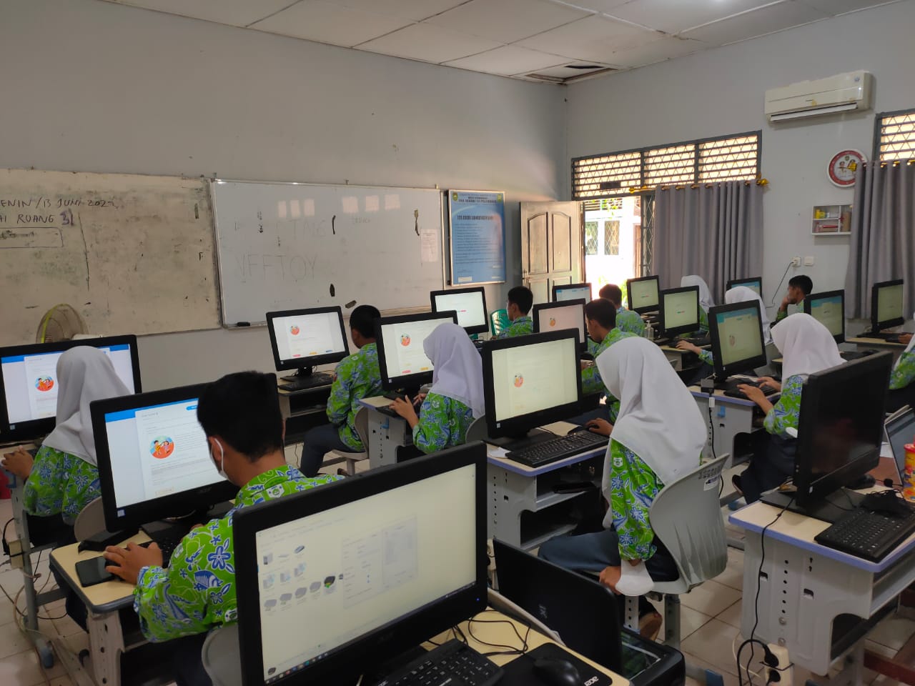 KEGIATAN ASESMEN NASIONAL BERBASIS KOMPUTER (ANBK 2022) | SMA NEGERI 13 ...